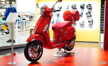 Vespa Primavera là mẫu xe tay ga thay thế cho chiếc Vespa LX đã rất thành công trước đó